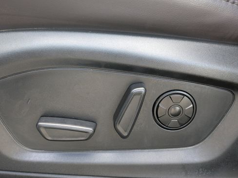 Used 2025 Ford Explorer Platinum w/ LUX Leather Package image 28