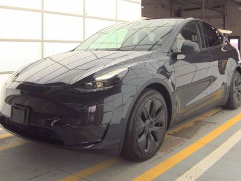 Used 2025 Tesla Model Y Long Range AWD/4WD image 1