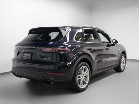 Certified 2019 Porsche Cayenne E-Hybrid AWD/4WD image 12