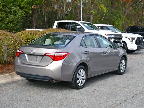 Used 2014 Toyota Corolla LE image 4