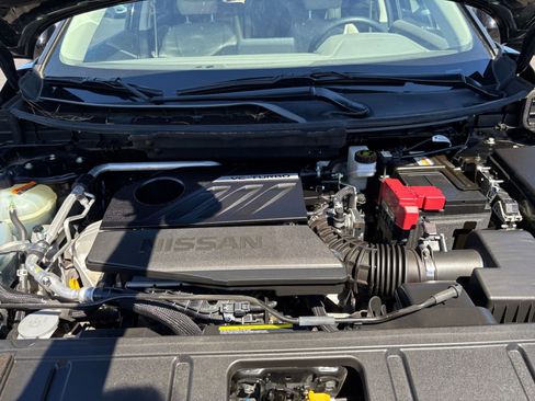 Used 2025 Nissan Rogue SV FWD image 34