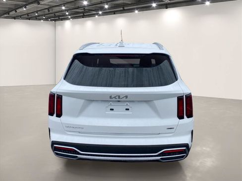 Certified 2023 Kia Sorento EX AWD/4WD image 7