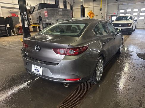Used 2020 MAZDA MAZDA3 Sedan w/ Preferred Package image 7