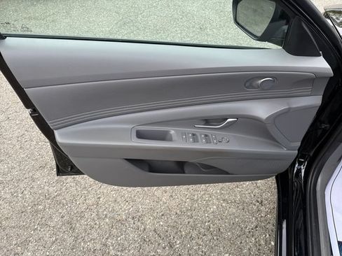 Used 2023 Hyundai Elantra SEL w/ Convenience Package FWD image 24