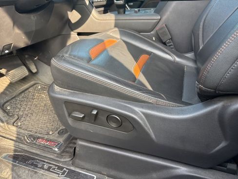 Used 2023 GMC Sierra 1500 AT4 w/ AT4 Premium Package image 9