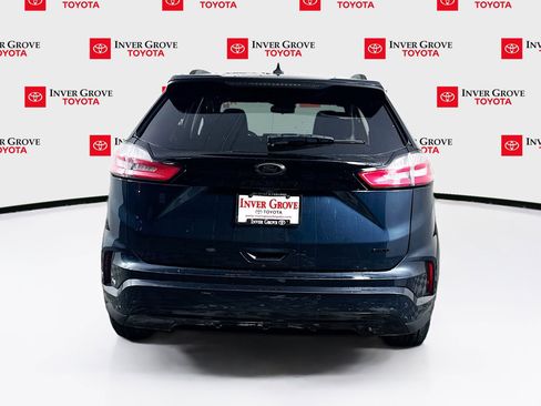 Used 2022 Ford Edge SE w/ Black Appearance Package image 6