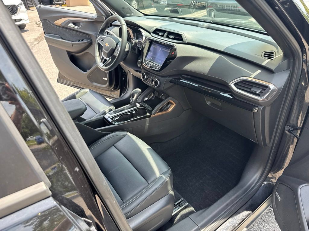 Used 2021 Chevrolet TrailBlazer ACTIV w/ Technology Package FWD image 65