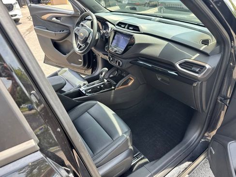 Used 2021 Chevrolet TrailBlazer ACTIV w/ Technology Package FWD image 65