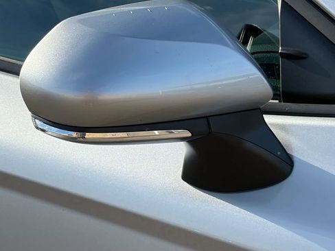 Used 2025 Toyota Camry LE image 10