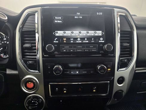 Used 2021 Nissan Titan SV w/ SV Convenience Package AWD/4WD image 22