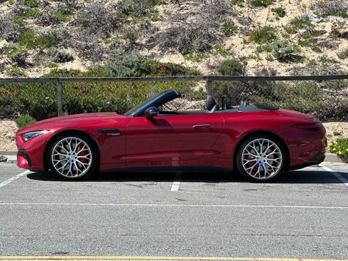 Used 2022 Mercedes-Benz SL 55 AMG 4MATIC image 2