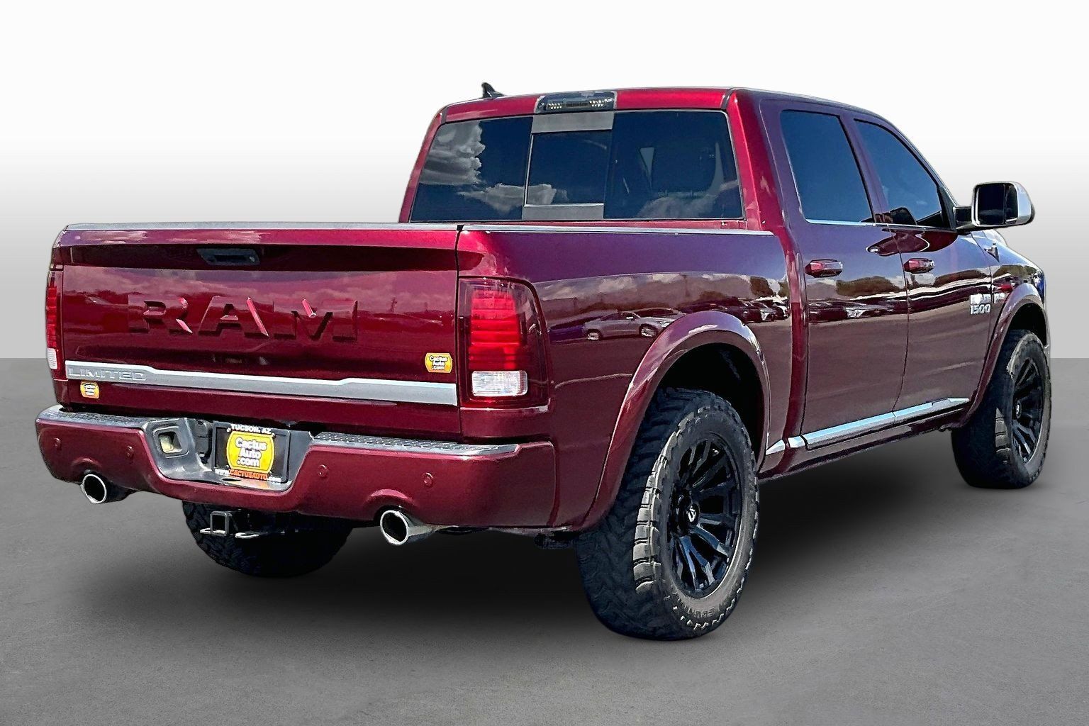Used 2018 RAM 1500 Limited RWD image 2