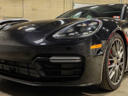 Used 2020 Porsche Panamera GTS image 15
