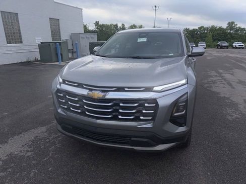 Used 2026 Chevrolet Equinox LT AWD/4WD image 3