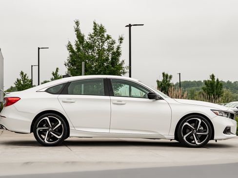 Used 2021 Honda Accord Sport Special Edition image 3