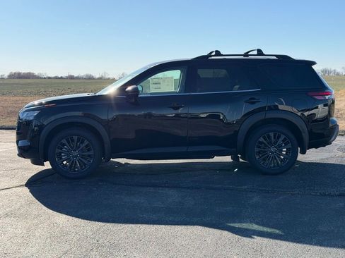 New 2026 Nissan Pathfinder SL image 7