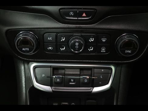 Used 2022 GMC Terrain SLE w/ Driver Convenience Package AWD/4WD image 26