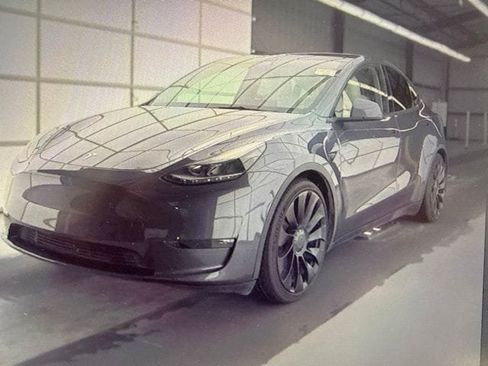Used 2023 Tesla Model Y Performance AWD/4WD image 2