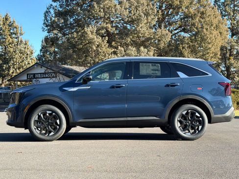 New 2026 Kia Sorento S image 7