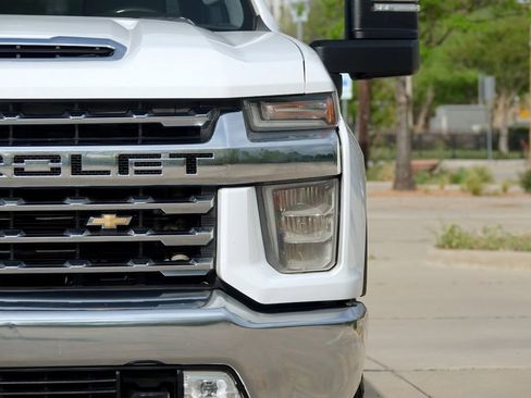 Used 2020 Chevrolet Silverado 2500 LTZ AWD/4WD image 6