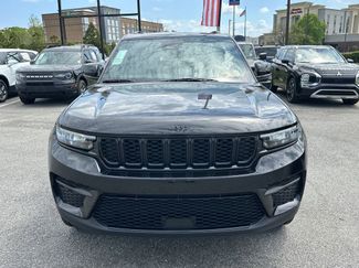 Used 2025 Jeep Grand Cherokee Altitude video 2