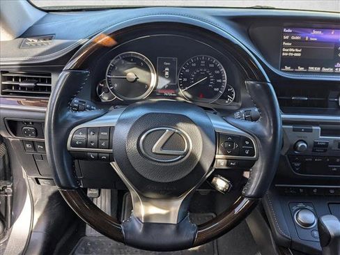 Used 2017 Lexus ES 350 w/ Luxury Package image 8