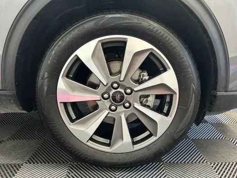 Used 2025 Ford Escape Platinum AWD/4WD image 23