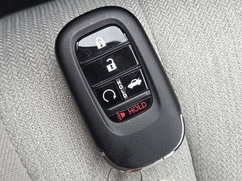 Certified 2025 Honda Accord LX image 32