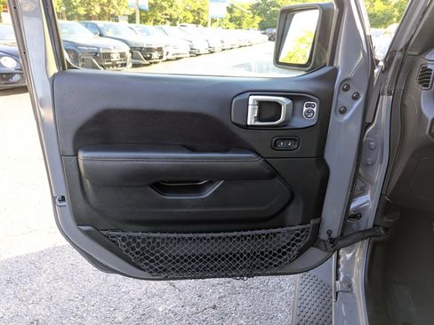 Used 2020 Jeep Wrangler Unlimited Sahara AWD/4WD image 11
