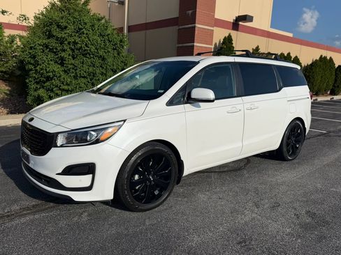 Used 2021 Kia Sedona EX image 1