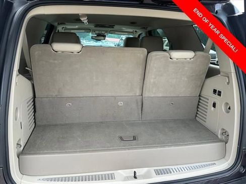 Used 2016 Cadillac Escalade Luxury image 16