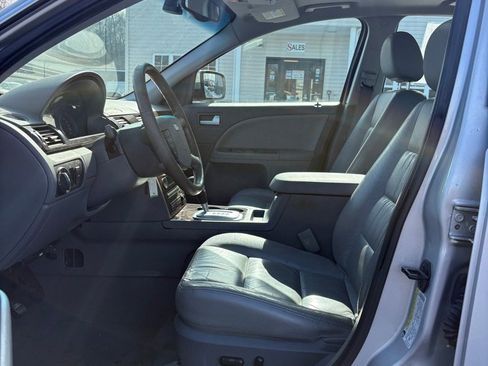 Used 2005 Ford Five Hundred SEL image 9