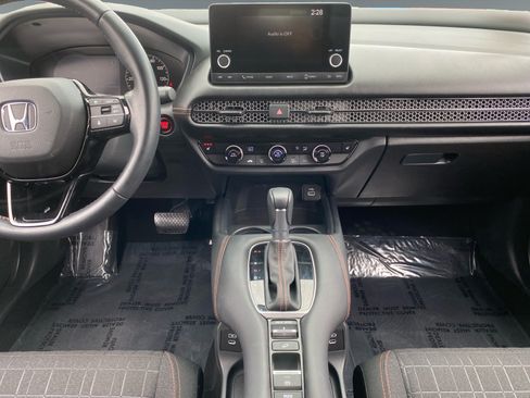 Used 2025 Honda HR-V Sport image 11