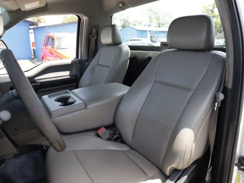 Used 2016 Ford F150 XL w/ Heavy-Duty Payload Package RWD image 12