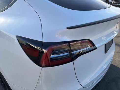 Used 2022 Tesla Model Y Performance AWD/4WD image 33