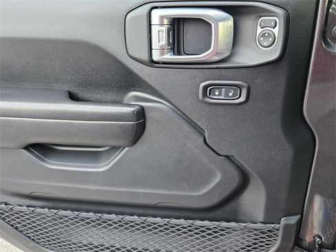 Used 2018 Jeep Wrangler Unlimited Rubicon image 25