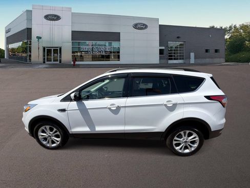 Used 2018 Ford Escape SE w/ Ford Safe & Smart Package FWD image 7