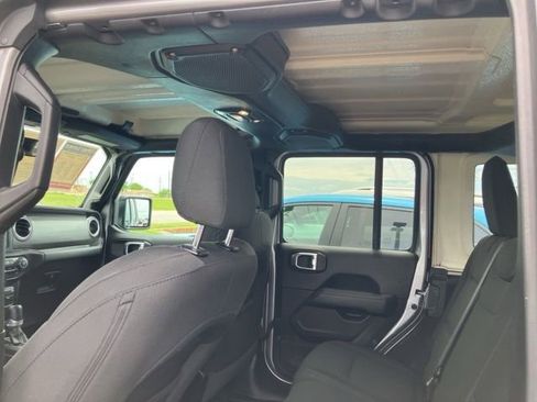 Used 2020 Jeep Wrangler Unlimited Sahara AWD/4WD image 14