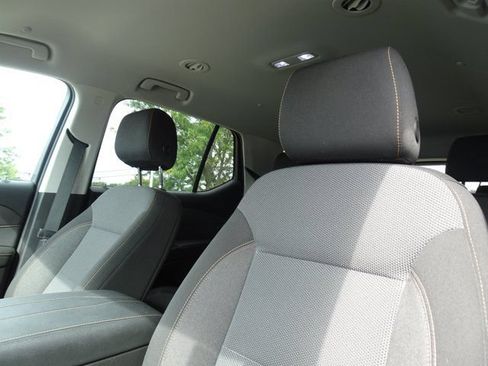 Used 2020 Chevrolet Traverse LT FWD image 12