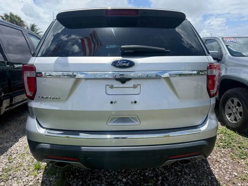 Used 2019 Ford Explorer Limited w/ Class III Trailer Tow Package FWD image 5