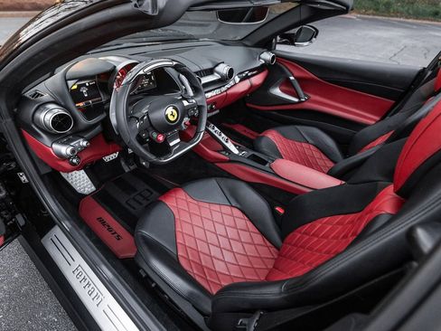 Used 2021 Ferrari 812 GTS image 14