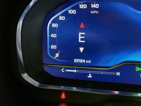 Used 2023 Chevrolet Suburban High Country image 12