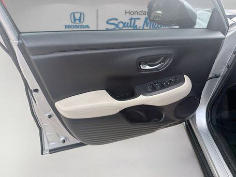 Used 2024 Honda HR-V LX image 19