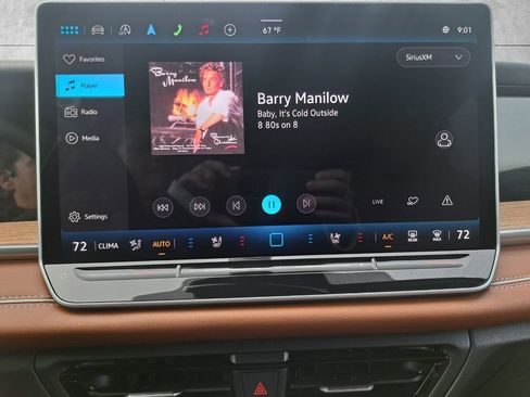 Used 2025 Volkswagen Tiguan SEL R-Line image 9