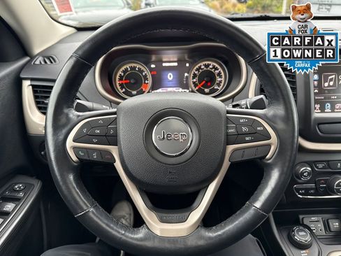 Used 2015 Jeep Cherokee Limited image 17