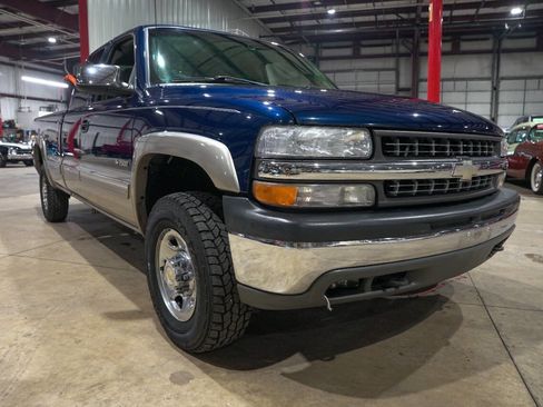 Used 2000 Chevrolet Silverado 2500 LS w/ Firm Ride Suspension Pkg image 12
