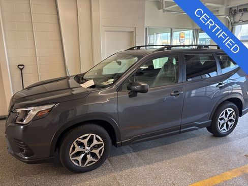 Used 2024 Subaru Forester Premium image 6