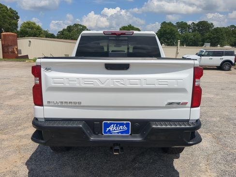 Used 2025 Chevrolet Silverado 1500 ZR2 w/ Technology Package AWD/4WD image 4