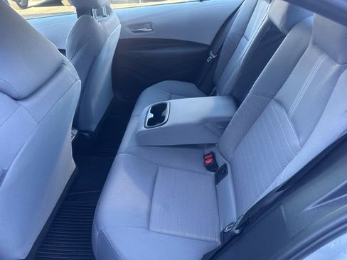 Used 2025 Toyota Corolla SE w/ SE Premium Package FWD image 18