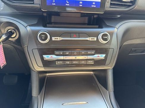 Certified 2020 Ford Explorer 4WD w/ Class III Trailer Tow Package image 32